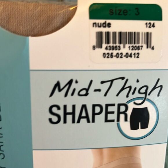 NWT Spanx Hi Waist Mid Thigh Shaper. Total Waist Control 3 - Picture 11 of 11